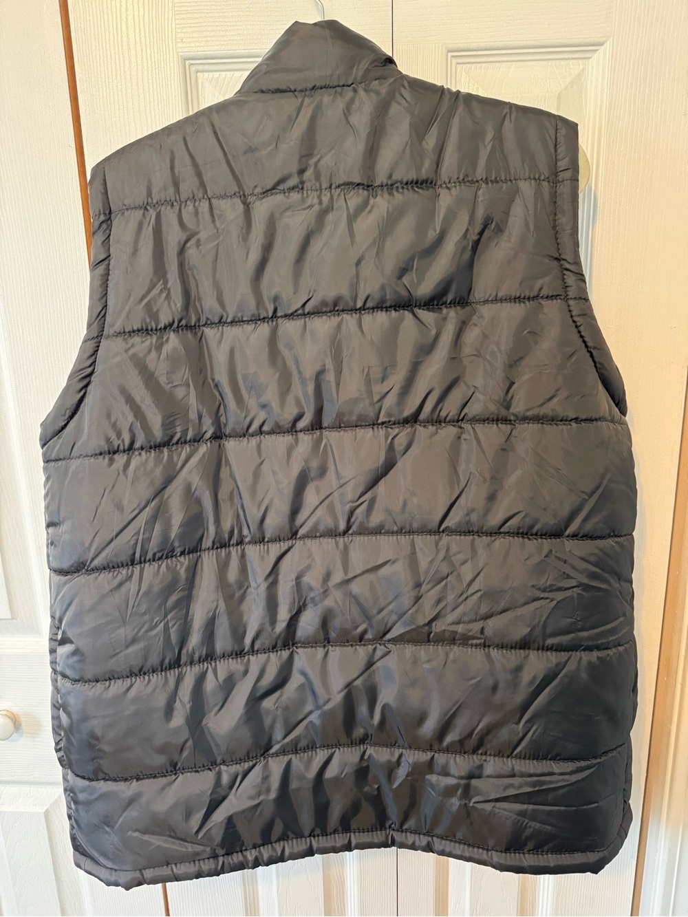 Men’s Lightweight Black Puffer Zip Up Vest Size Large No Brand Listed - Picture 7 of 11